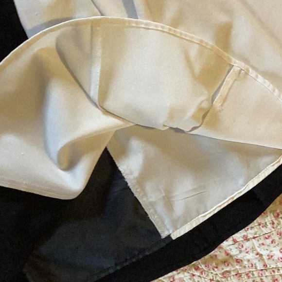 Calvin Klein, Sz 6, sleeveless, two-toned fit and flare dress. Black and Cream - Picture 6 of 8